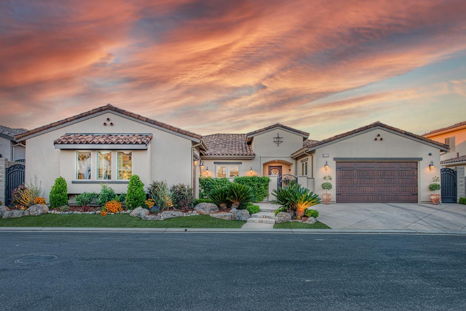 2480 E Course View Way, Fresno, CA 93730