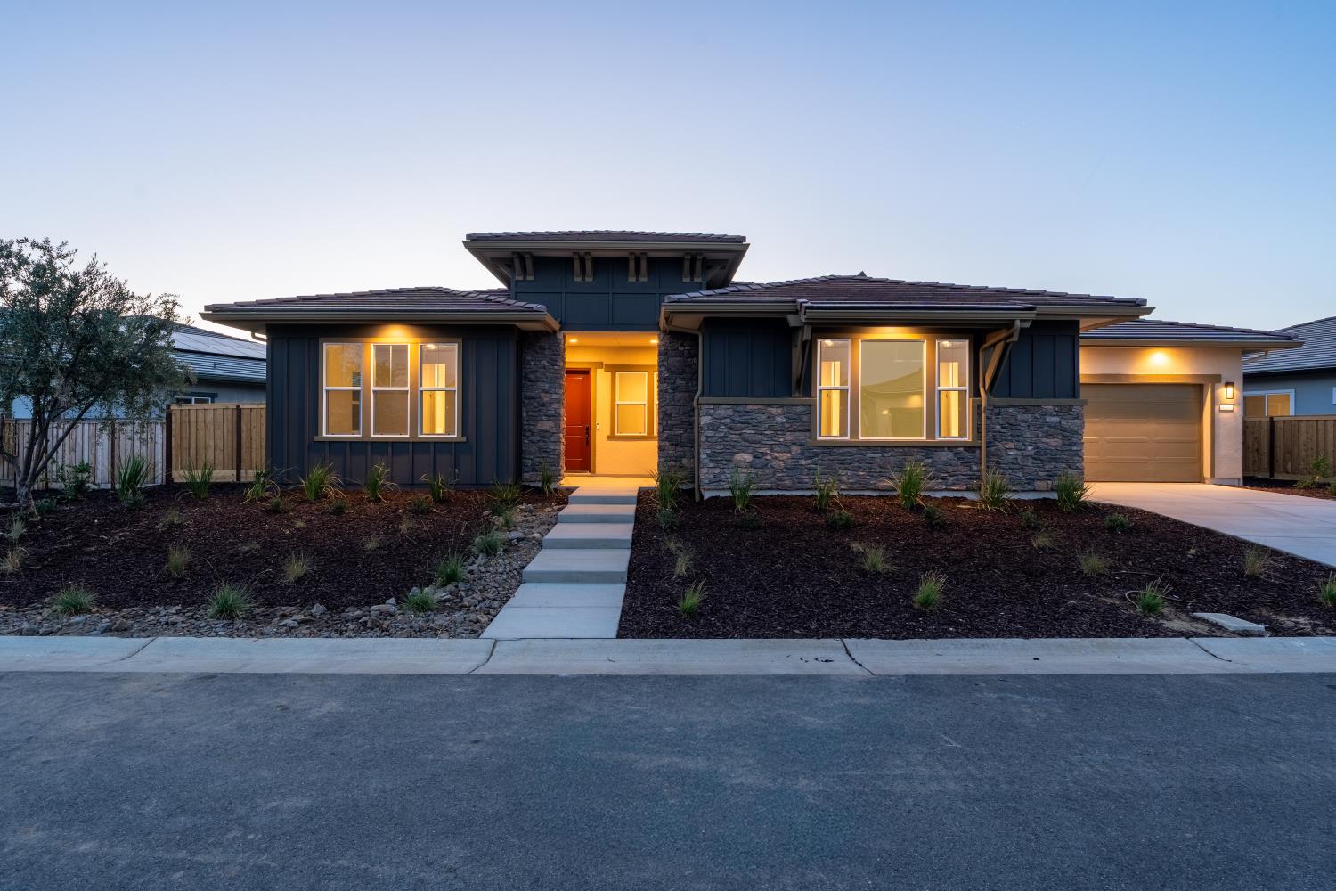 8285 Iron Creek Dr, Friant, CA 93626