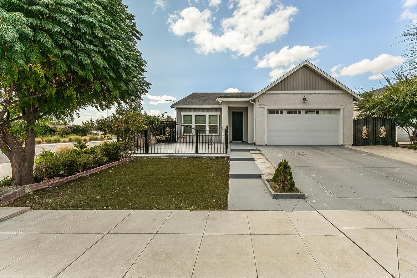 1613 N Ellendale Ave, Fresno, CA 93722