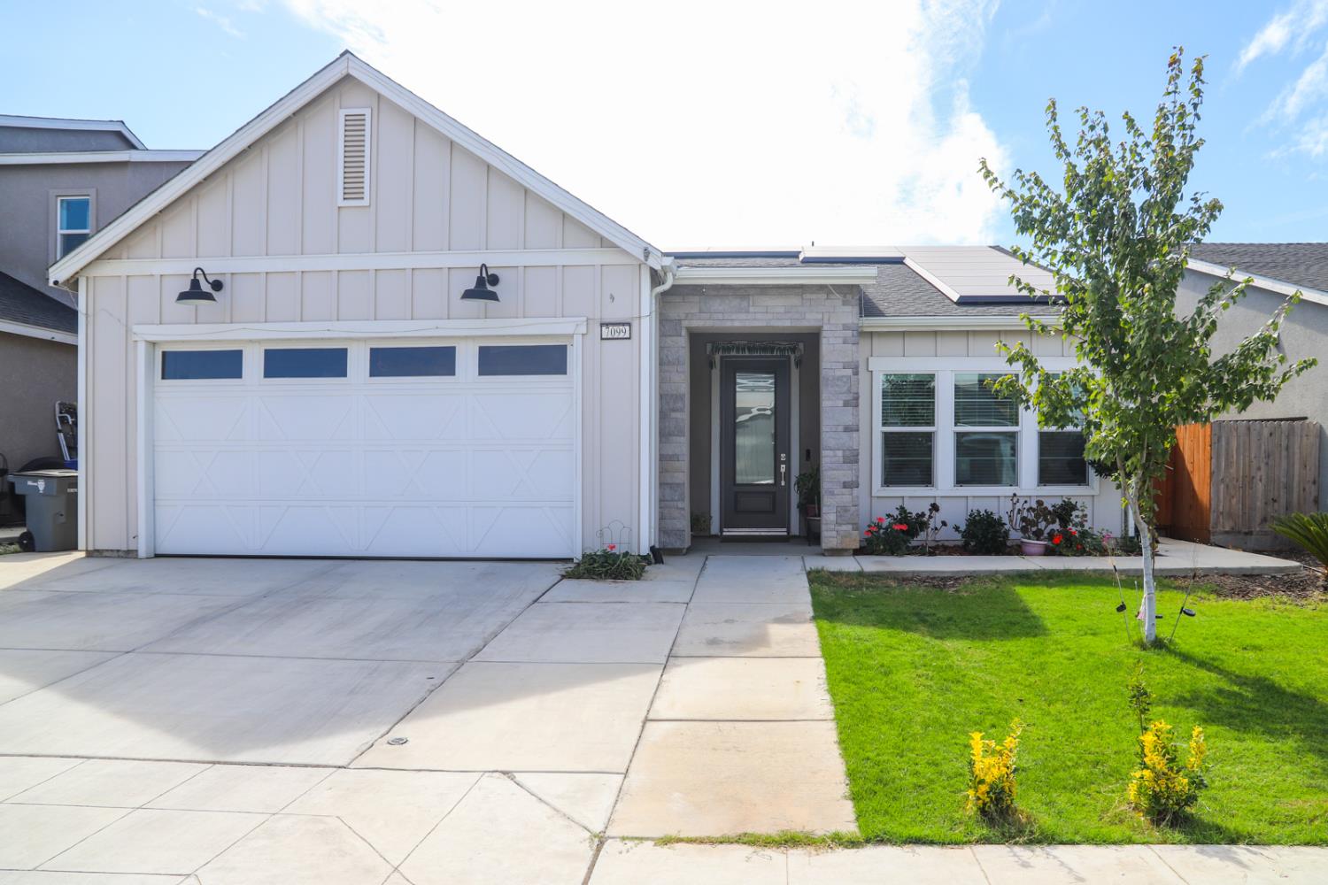 7099 W Whitman Ave, Fresno, CA 93723