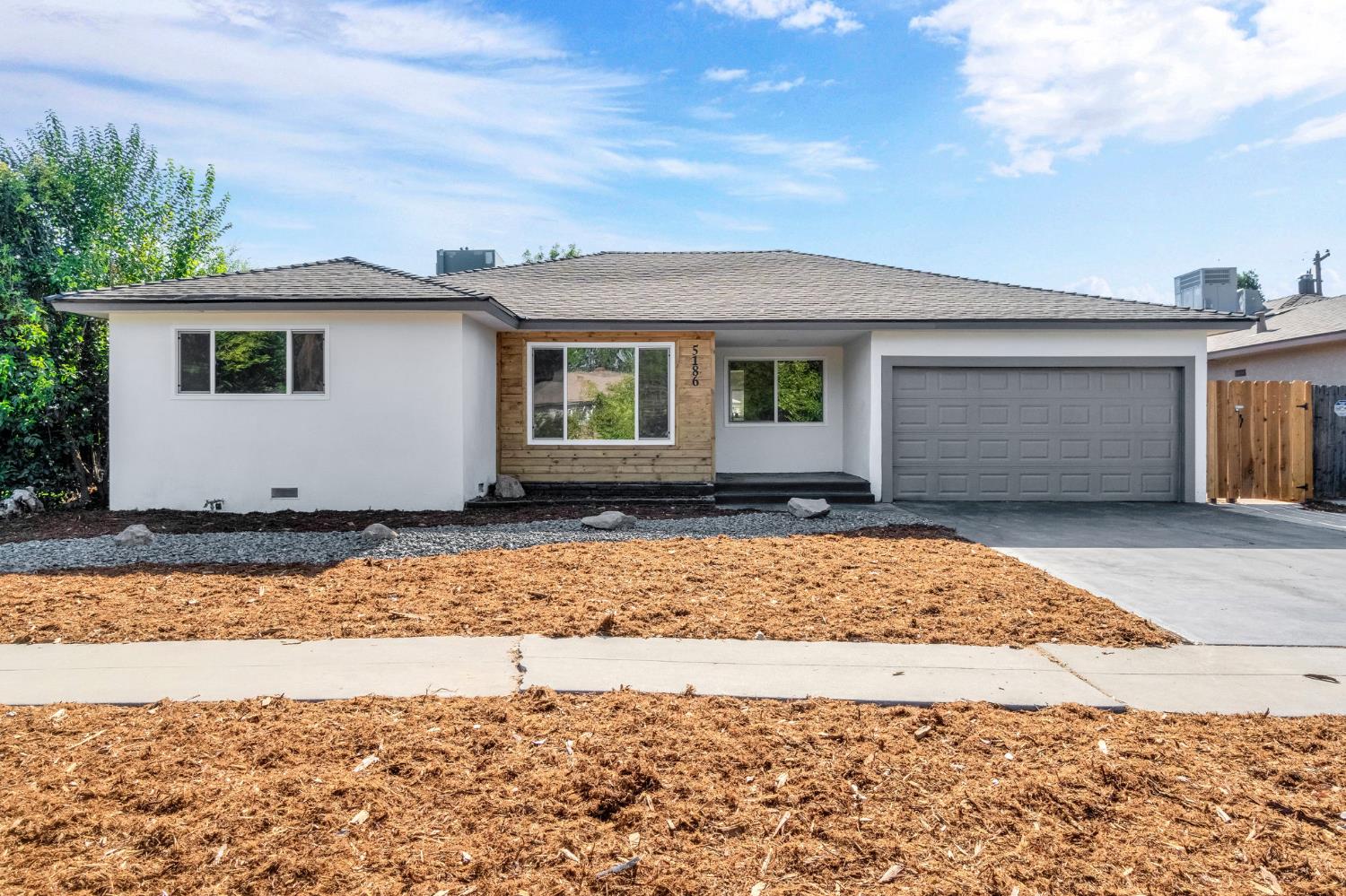 5186 N Callisch Ave, Fresno, CA 93710