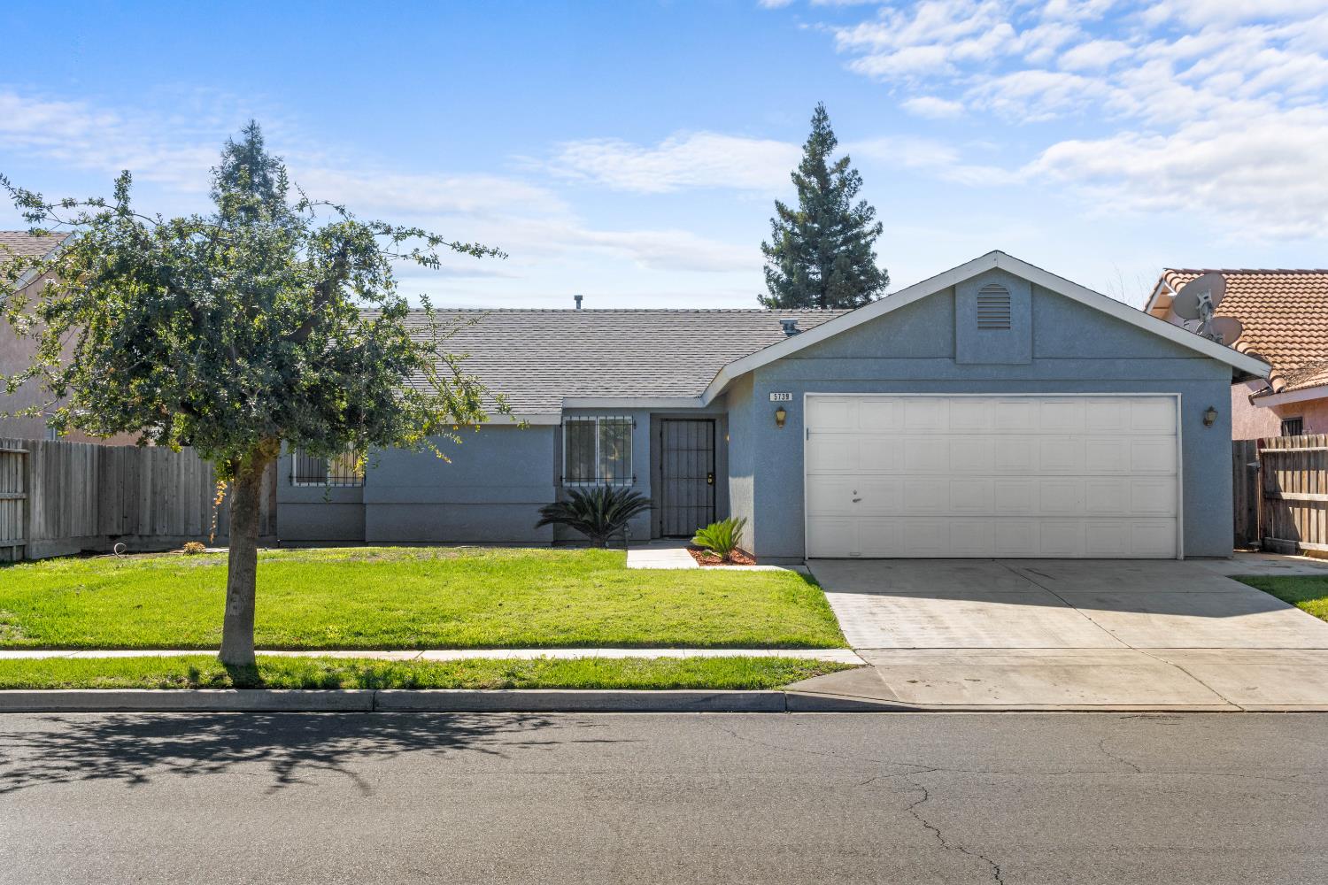5739 W Santa Ana Ave, Fresno, CA 93722