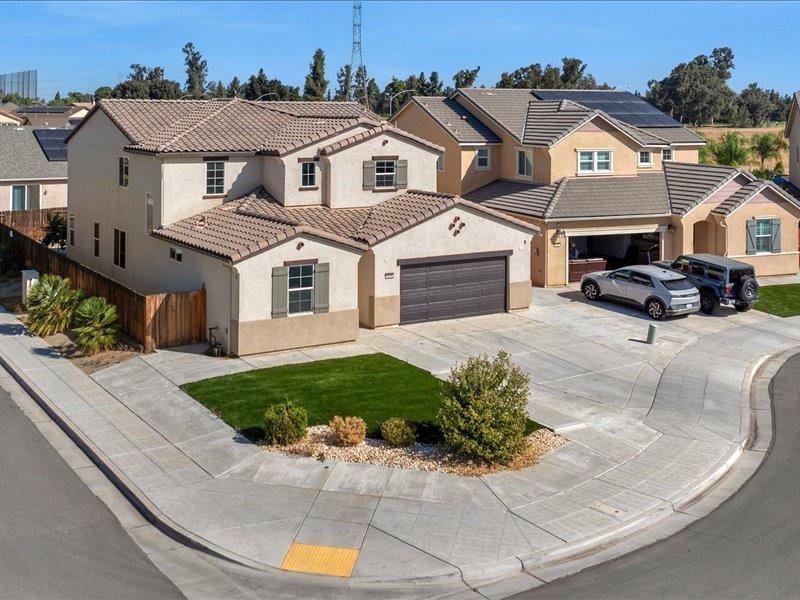 6646 W Beechwood Ave W, Fresno, CA 93722