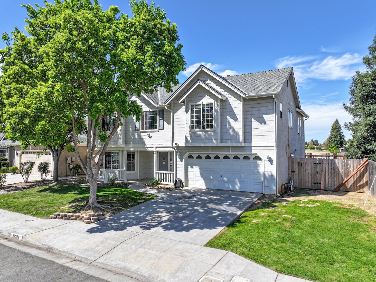 10089 N Baird Ave, Fresno, CA 93730