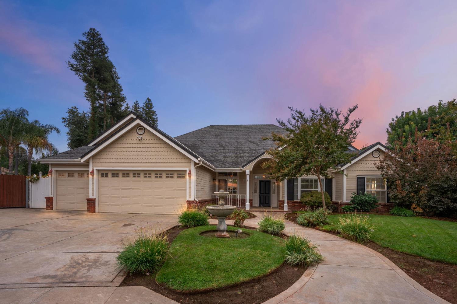 602 Fallbrook Ave, Clovis, CA 93611