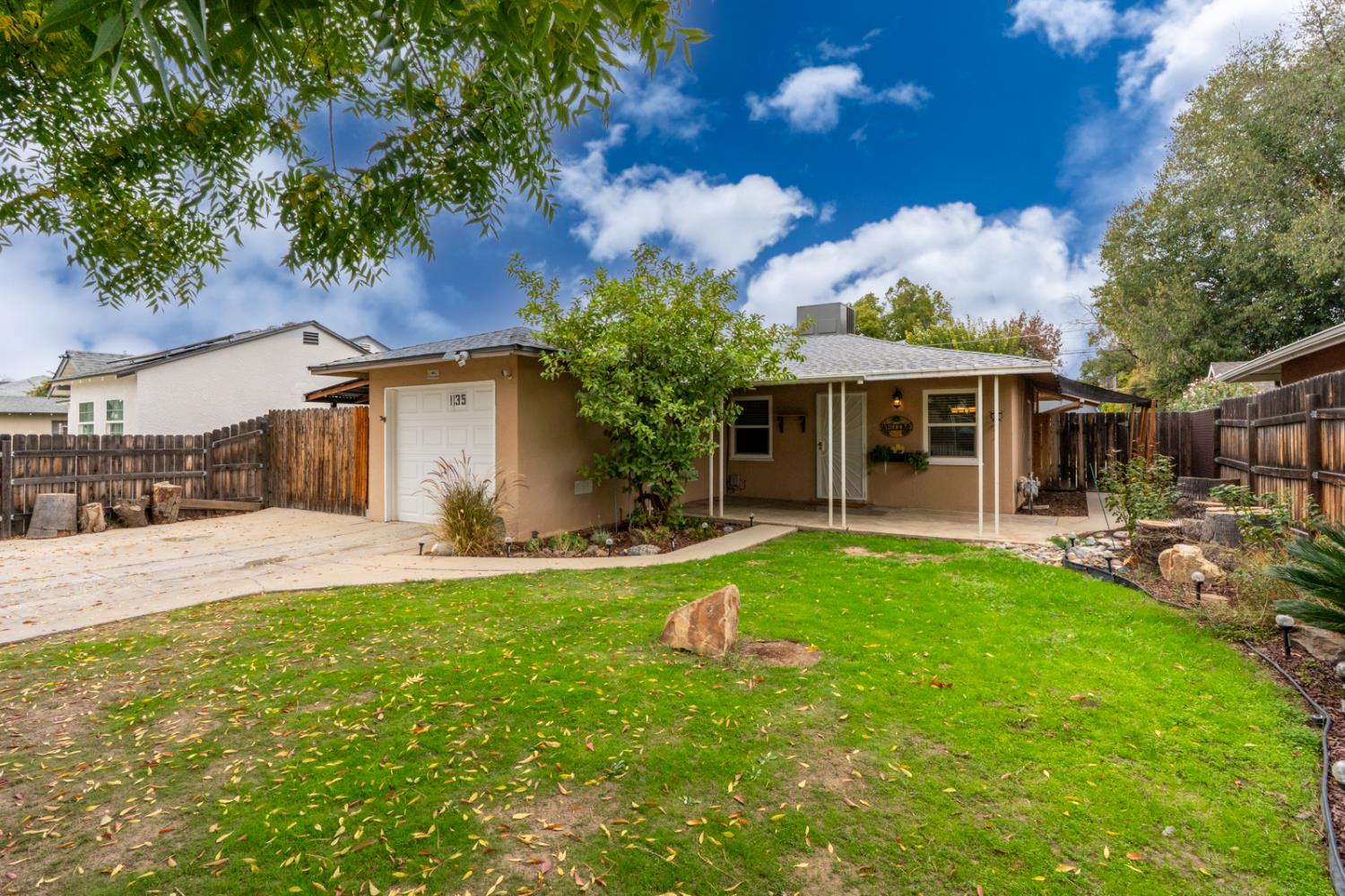1135 E Lansing Way, Fresno, CA 93704
