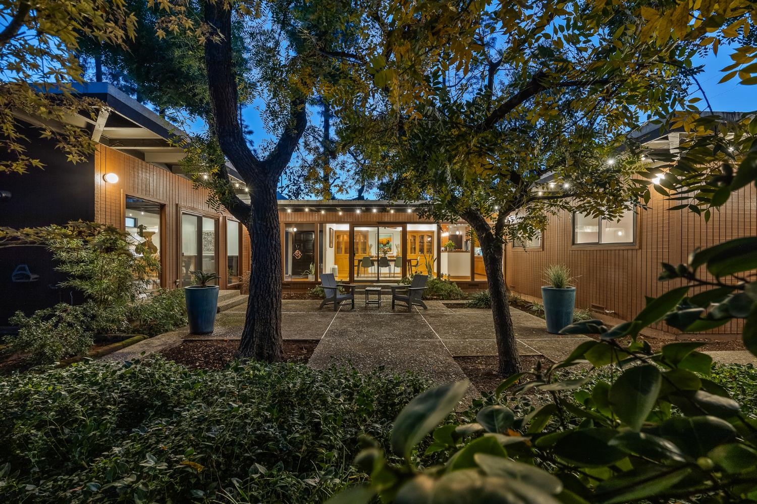 1135 E Santa Ana Ave, Fresno, CA 93704