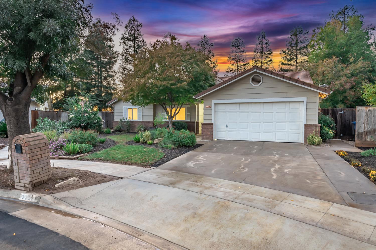 3386 W Stuart Ave, Fresno, CA 93711