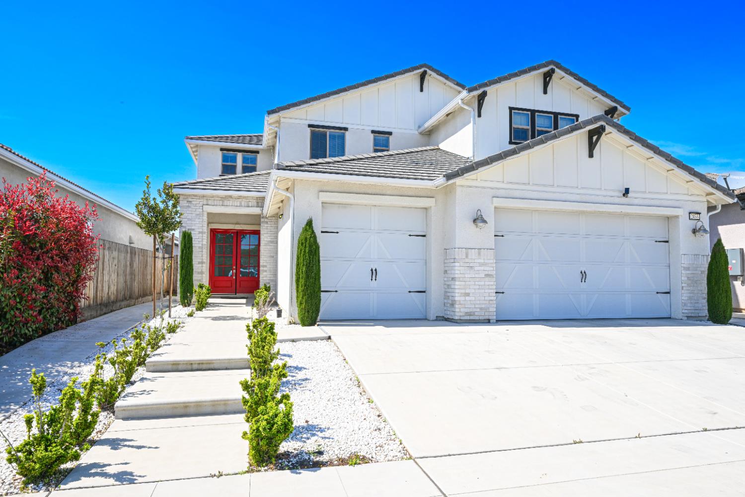 2833 N Armstrong Ave, Fresno, CA 93727