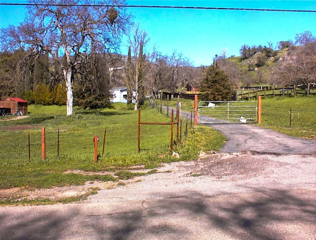 37314 Mistletoe Rd, Yokuts Valley, CA 93675