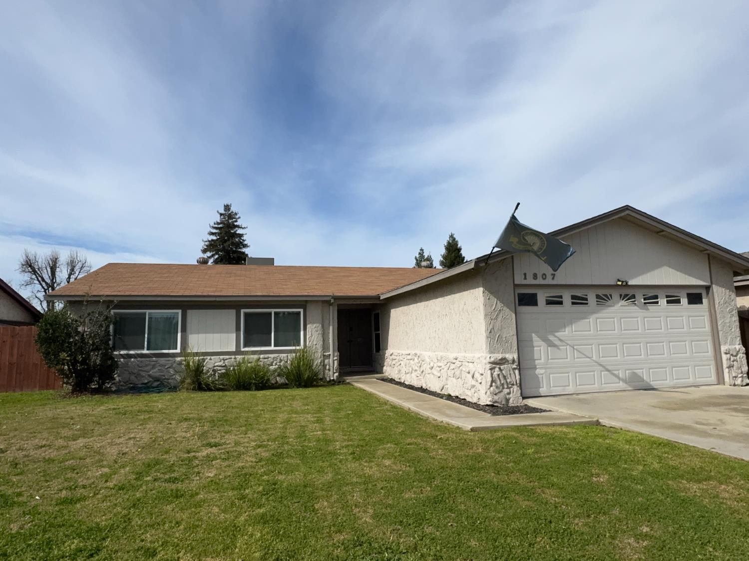 1807 S Kent St, Visalia, CA 93277