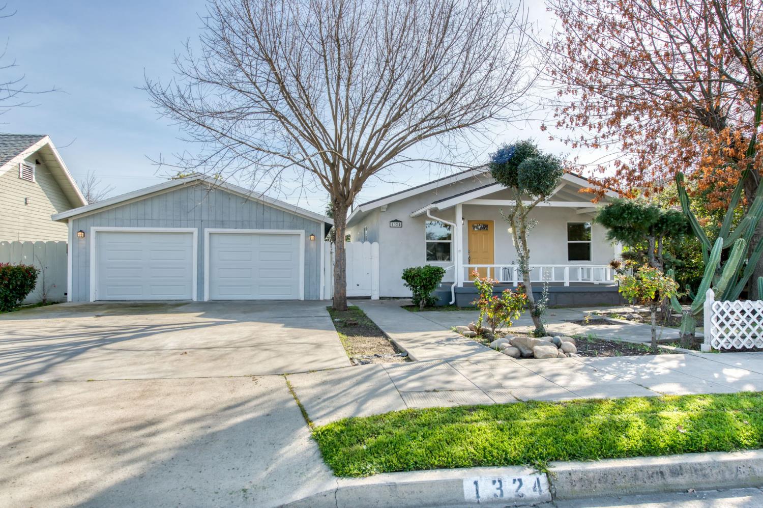 1324 Union St, Kingsburg, CA 93631