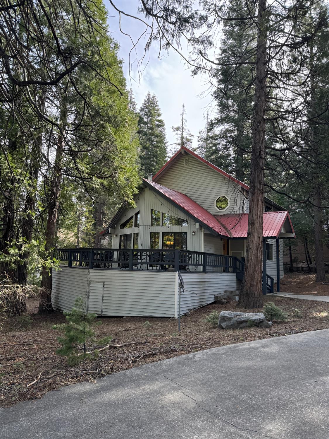 41031 Windwood Rd, Shaver Lake, CA 93664