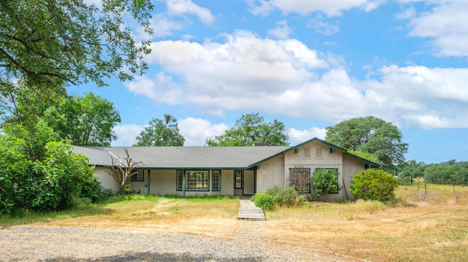 35009 Old Creek Rd, Auberry, CA 93602