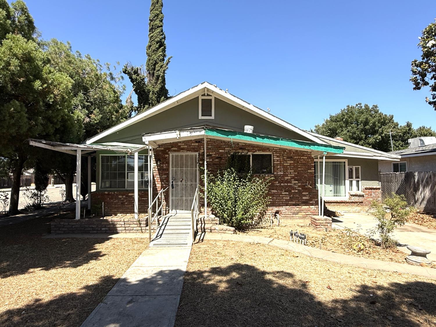 901 S C St, Madera, CA 93638