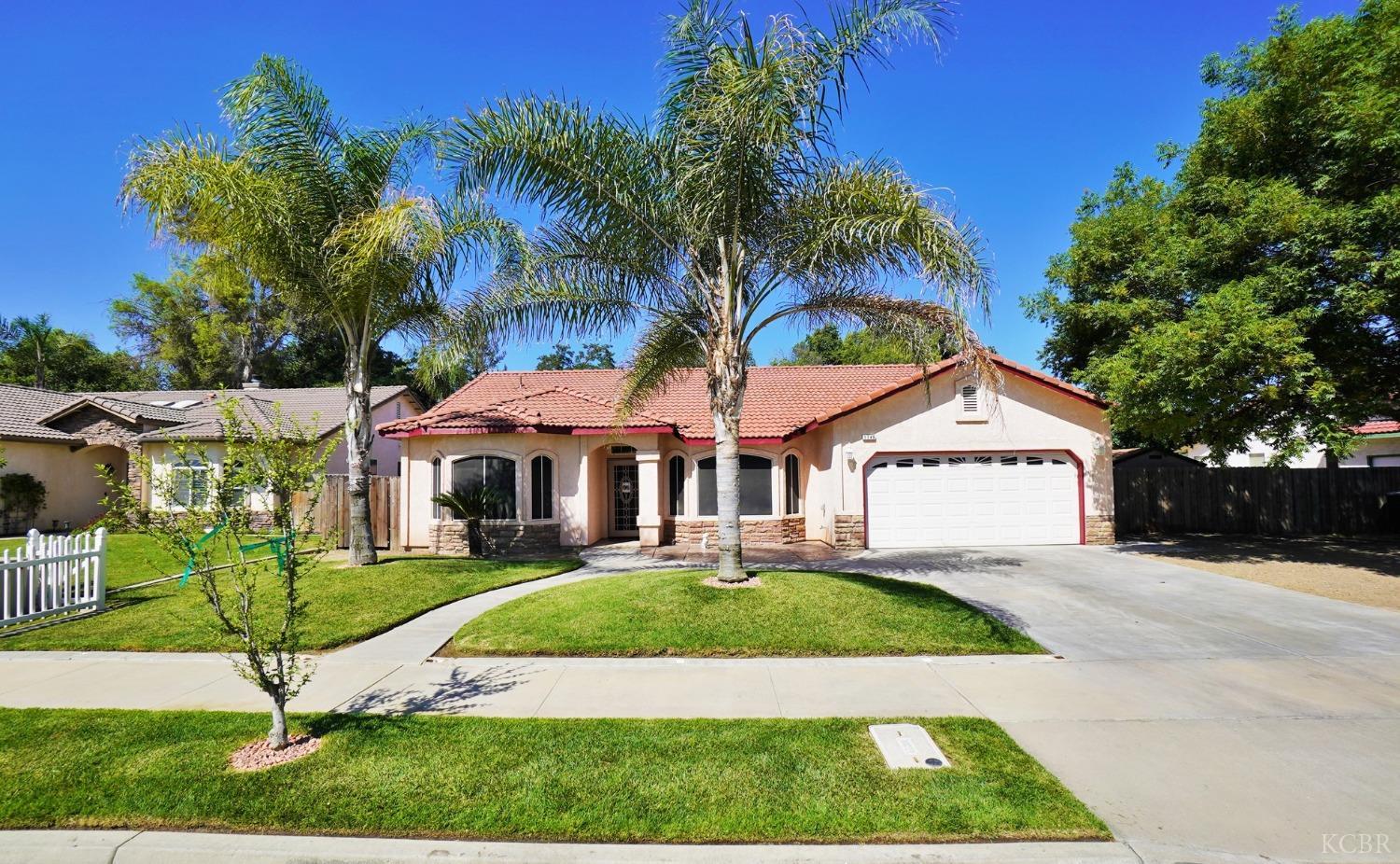 1149 Mission Dr, Lemoore, CA 93245