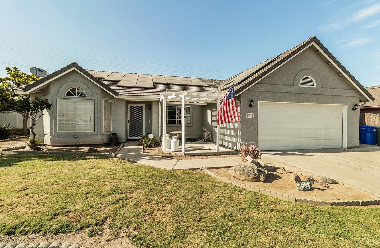 408 Devon Dr, Lemoore, CA 93245