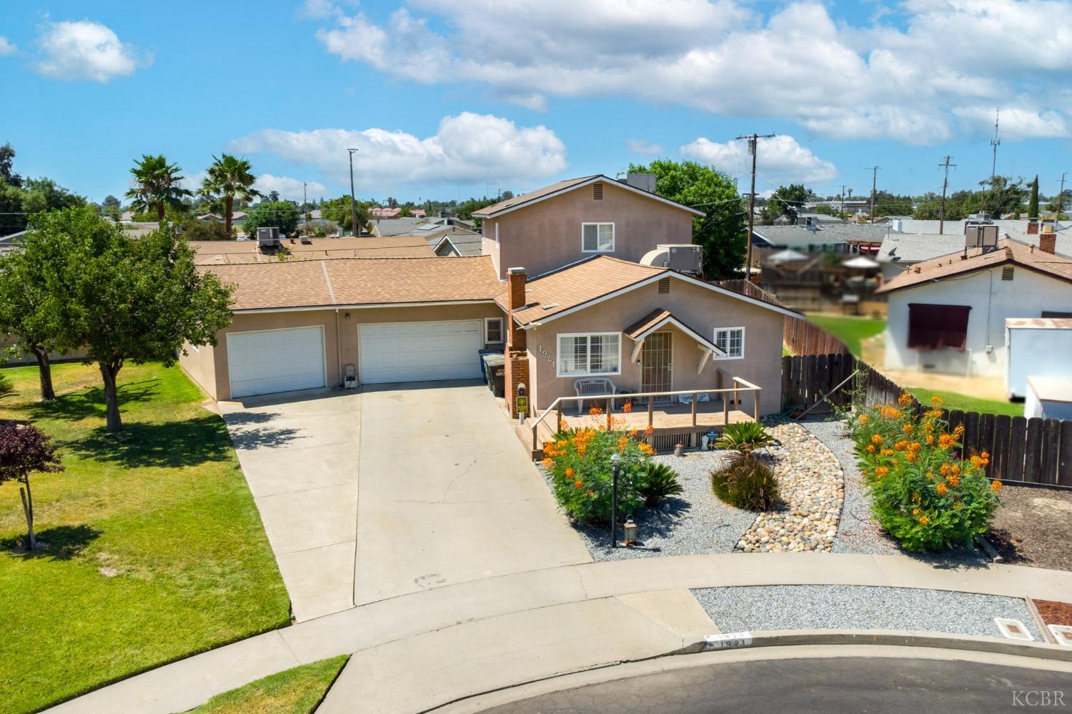 1921 N Waukena Way, Hanford, CA 93230