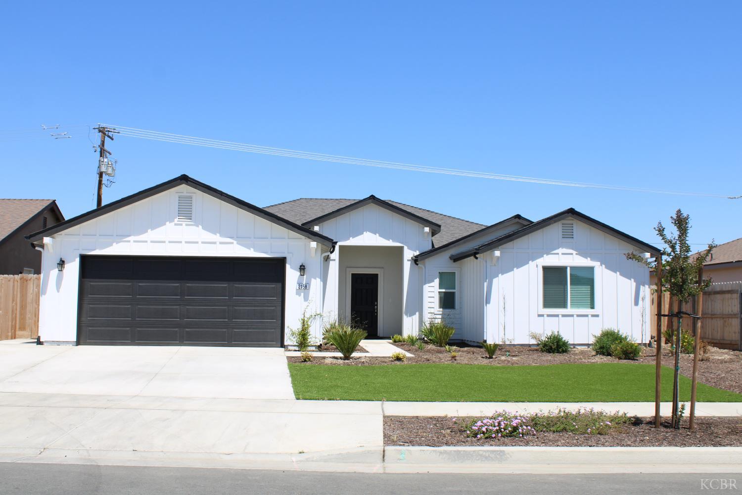 2158 W Ambassador Way, Hanford, CA 93230