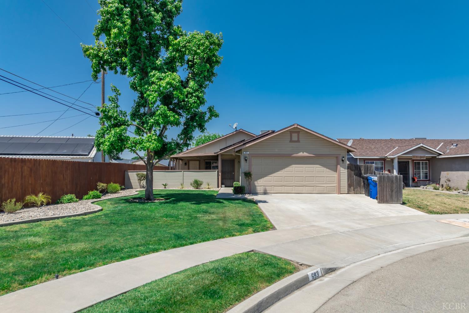 693 Basil Ct, Lemoore, CA 93245