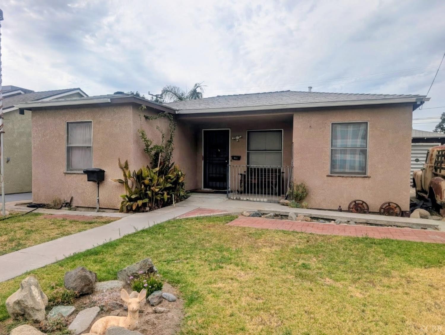 412 E Myrtle St, Hanford, CA 93230