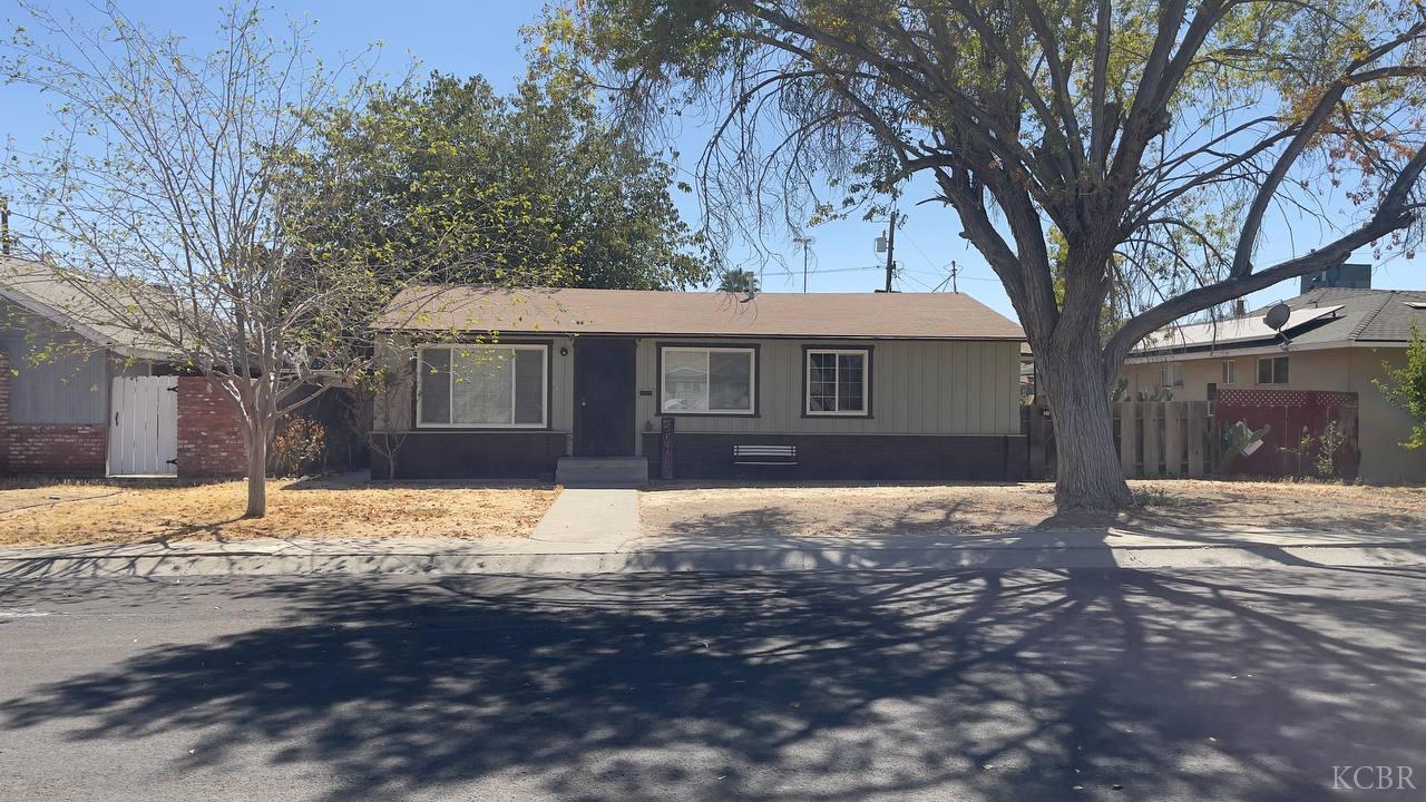 445 University Ave, Coalinga, CA 93210