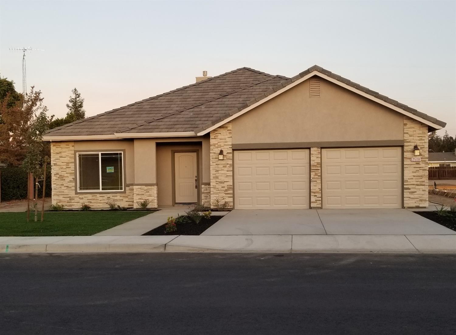 2500 Greenboro St, Turlock, CA 95382