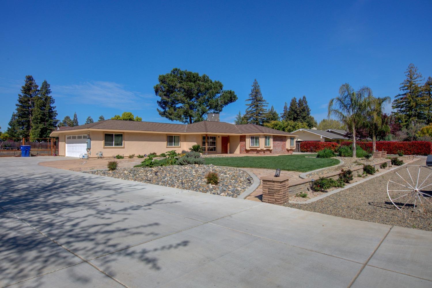 London Properties Merced Real Estate 2907 Sunnyfield Dr