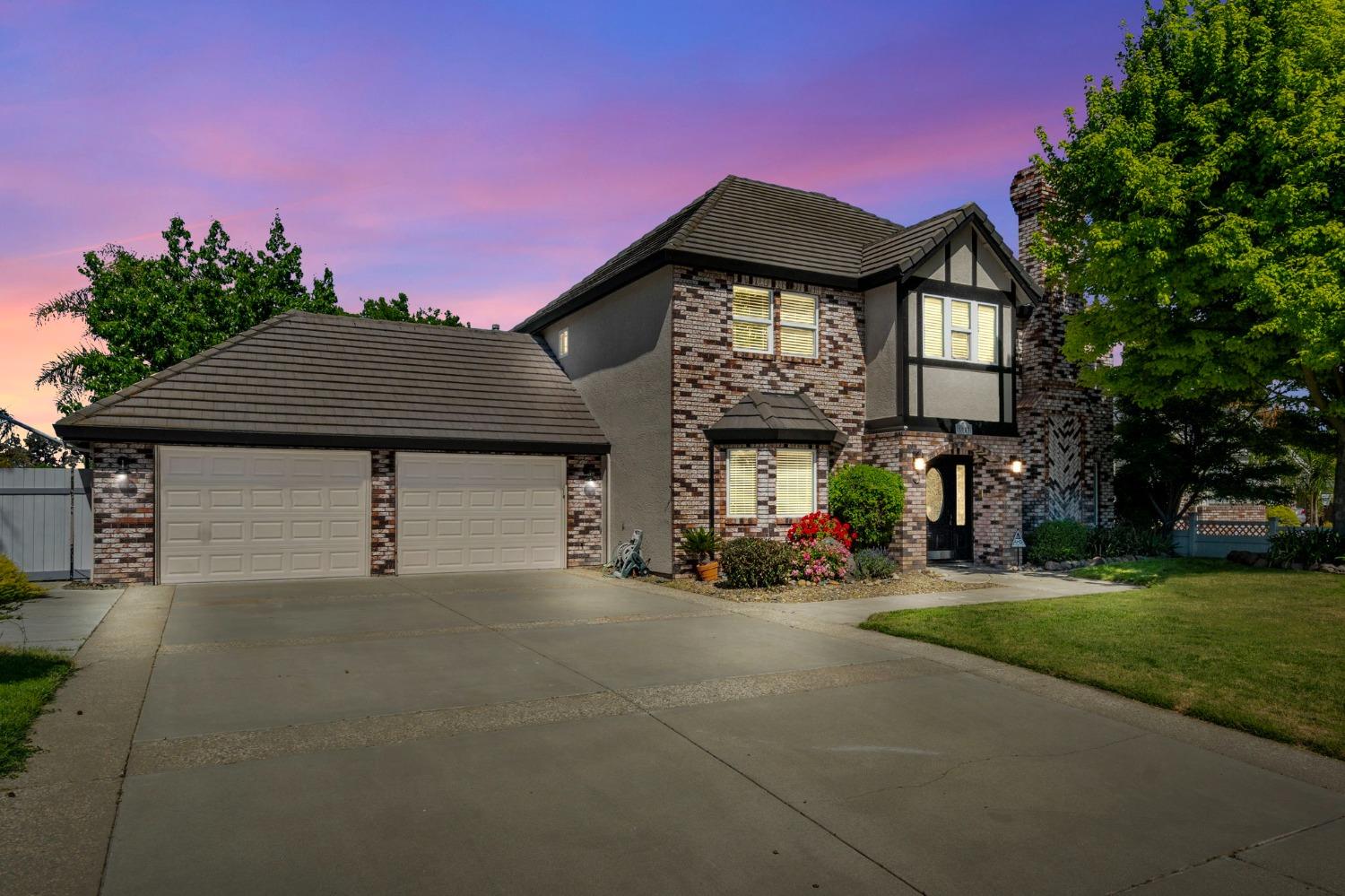 1043 Buttercup Pl, Manteca, CA 95336