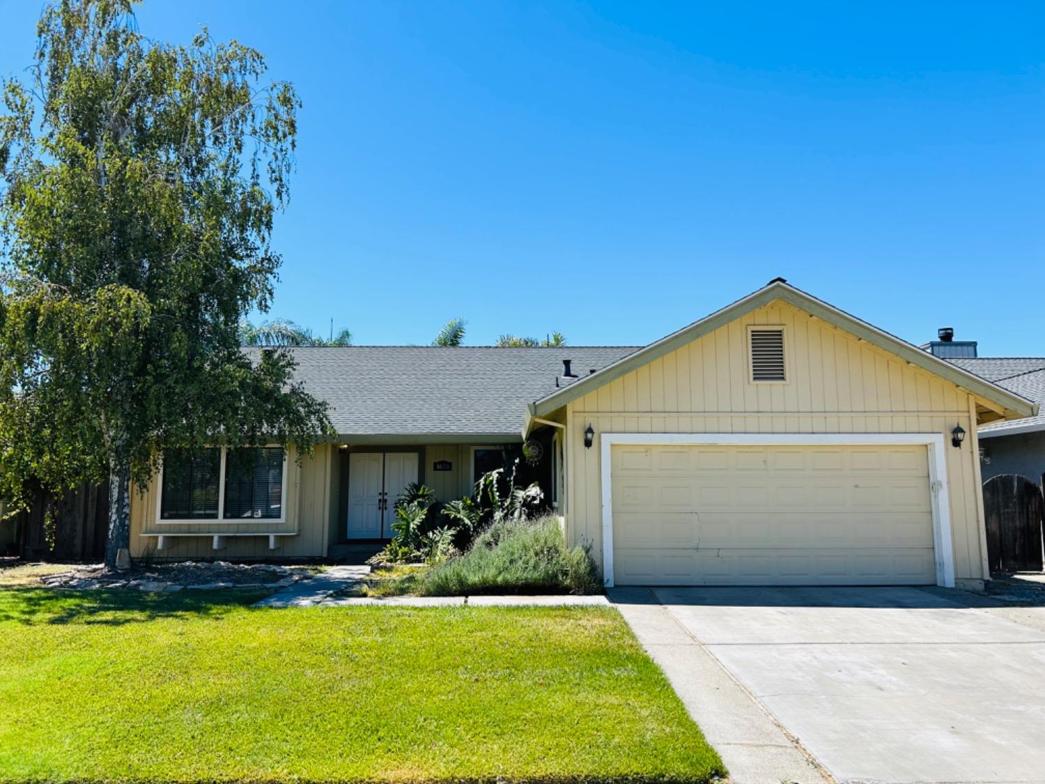 1623 Berkeley dr, Los Banos, CA 93635