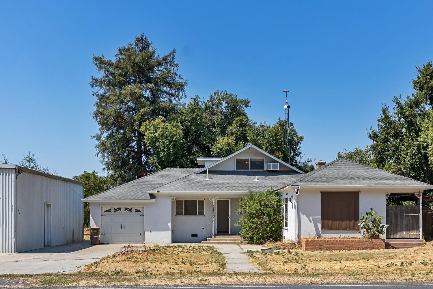 11209 E Moncure Rd, Ripon, CA 95366