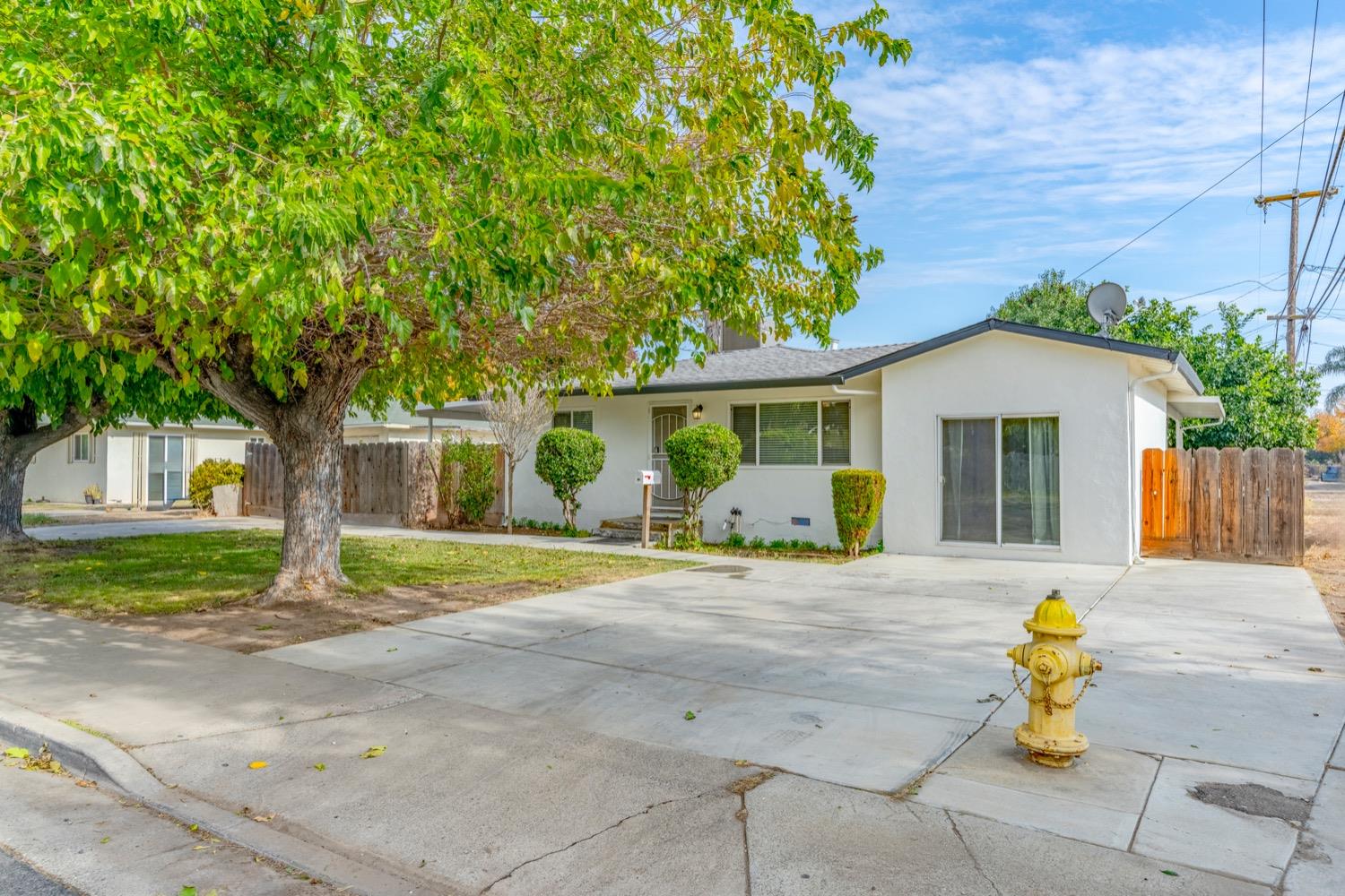 834 V St, Merced, CA 95341