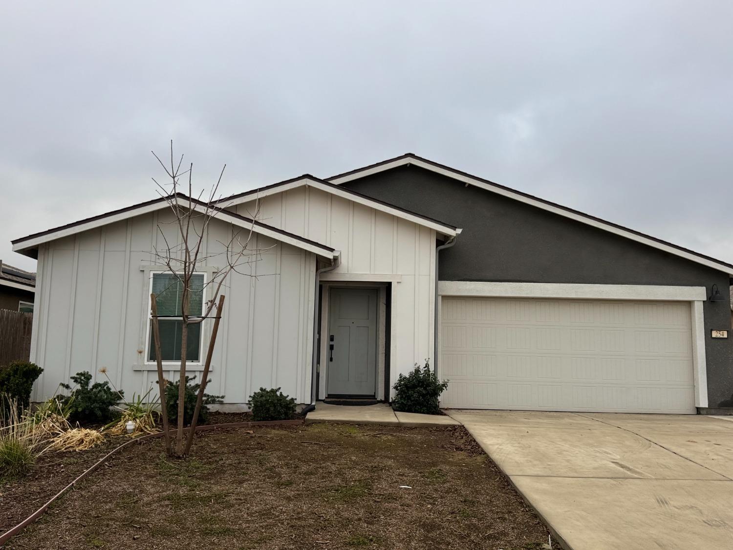 254 White Rim Ct, Merced, CA 95341