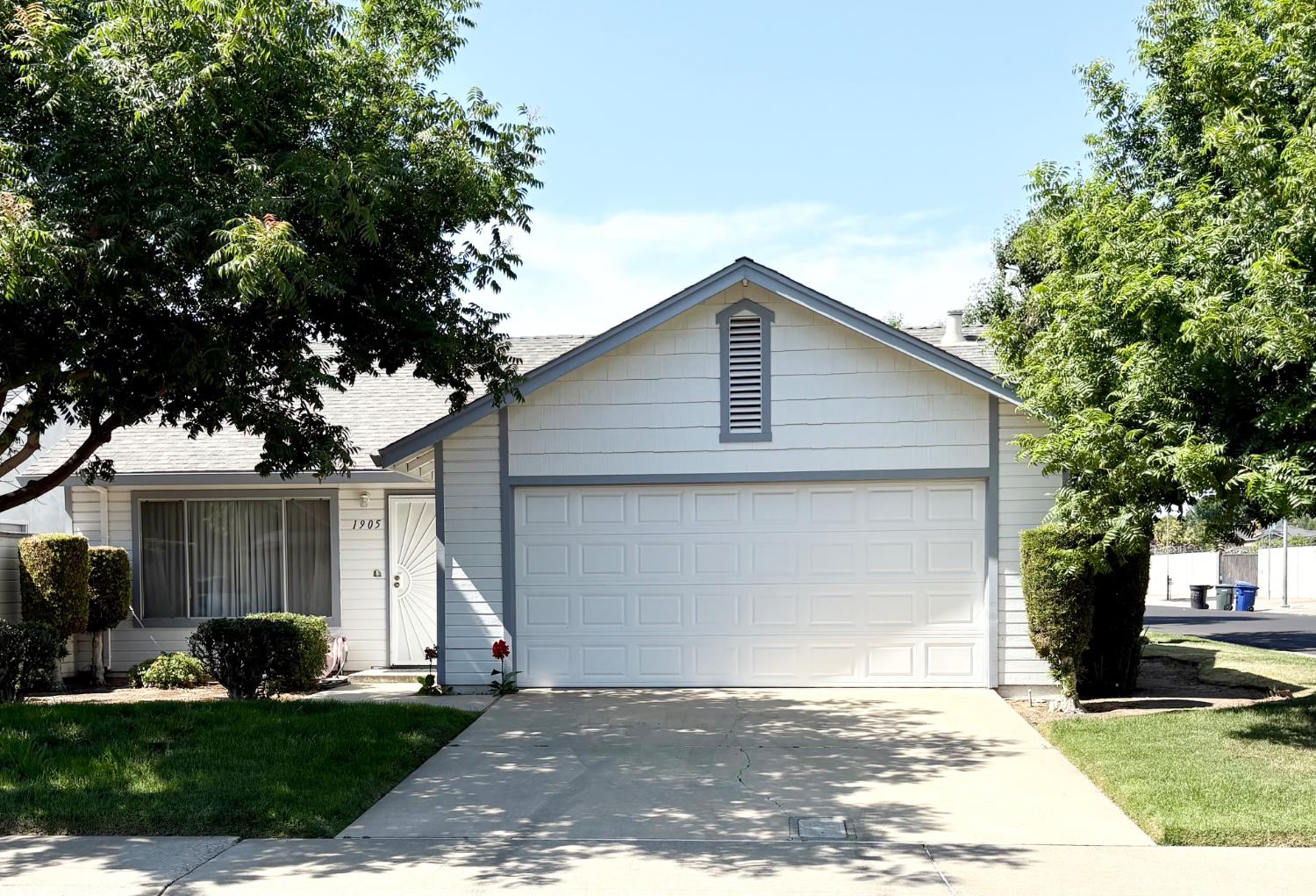 1905 Middelburg Ct, Modesto, CA 95356