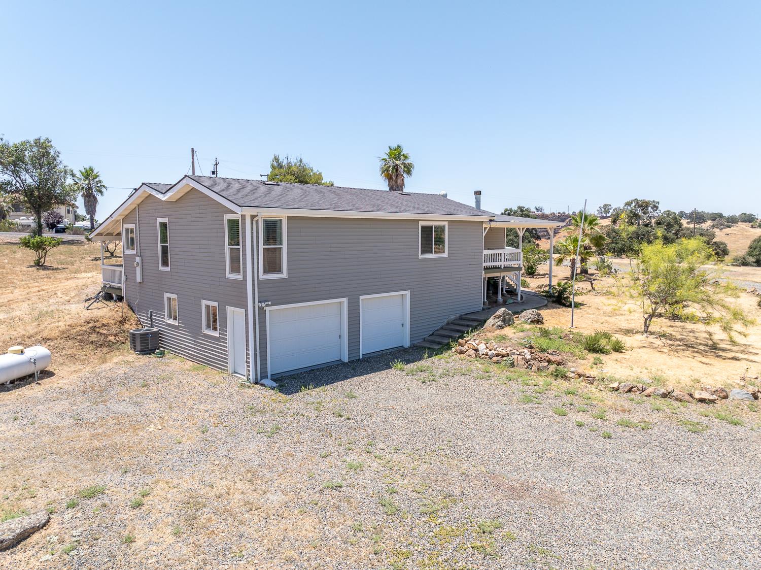 9570 Banderilla Dr, La Grange, CA 95329