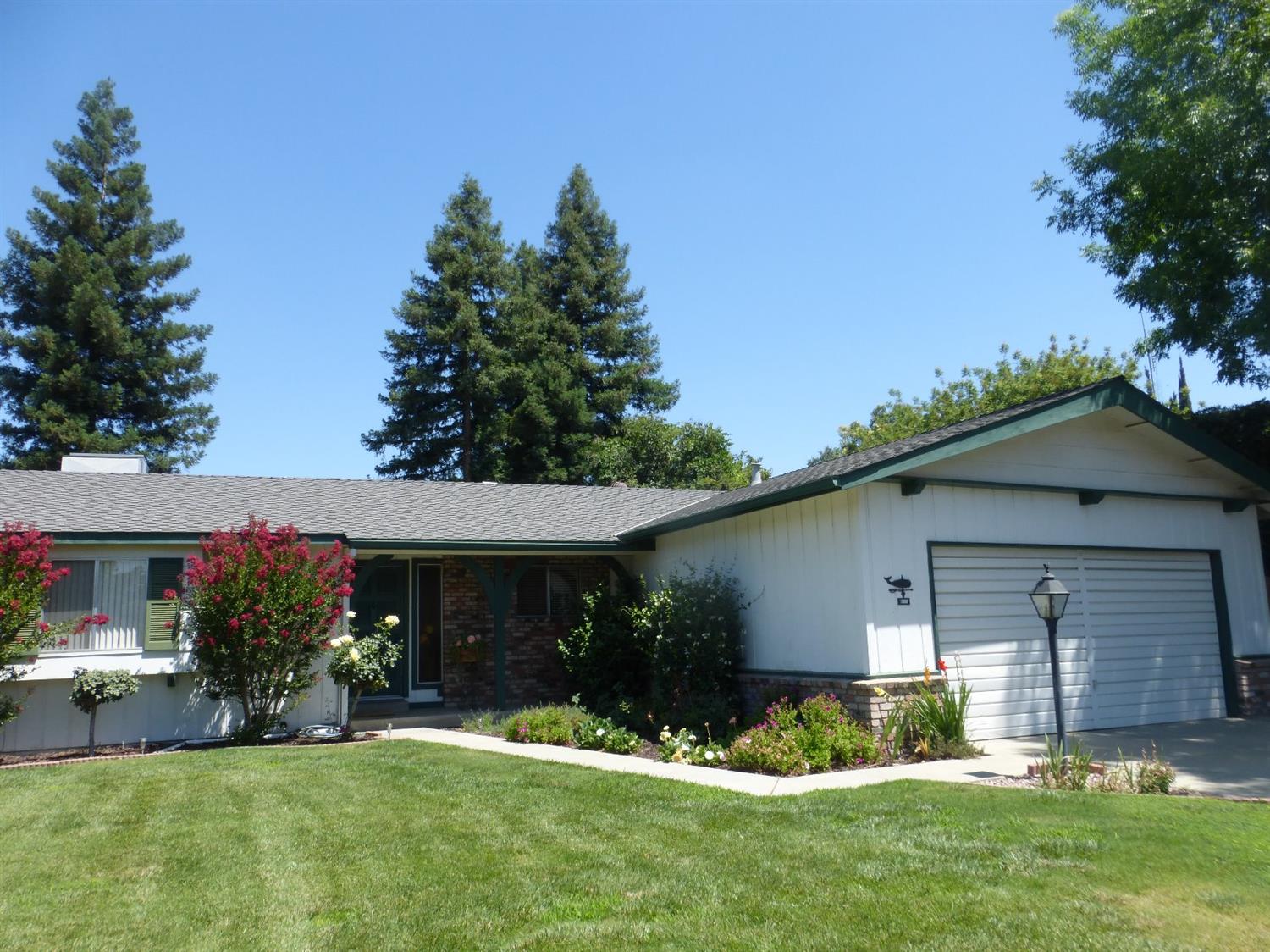 London Properties Visalia Real Estate 3224 W Mill Creek Dr