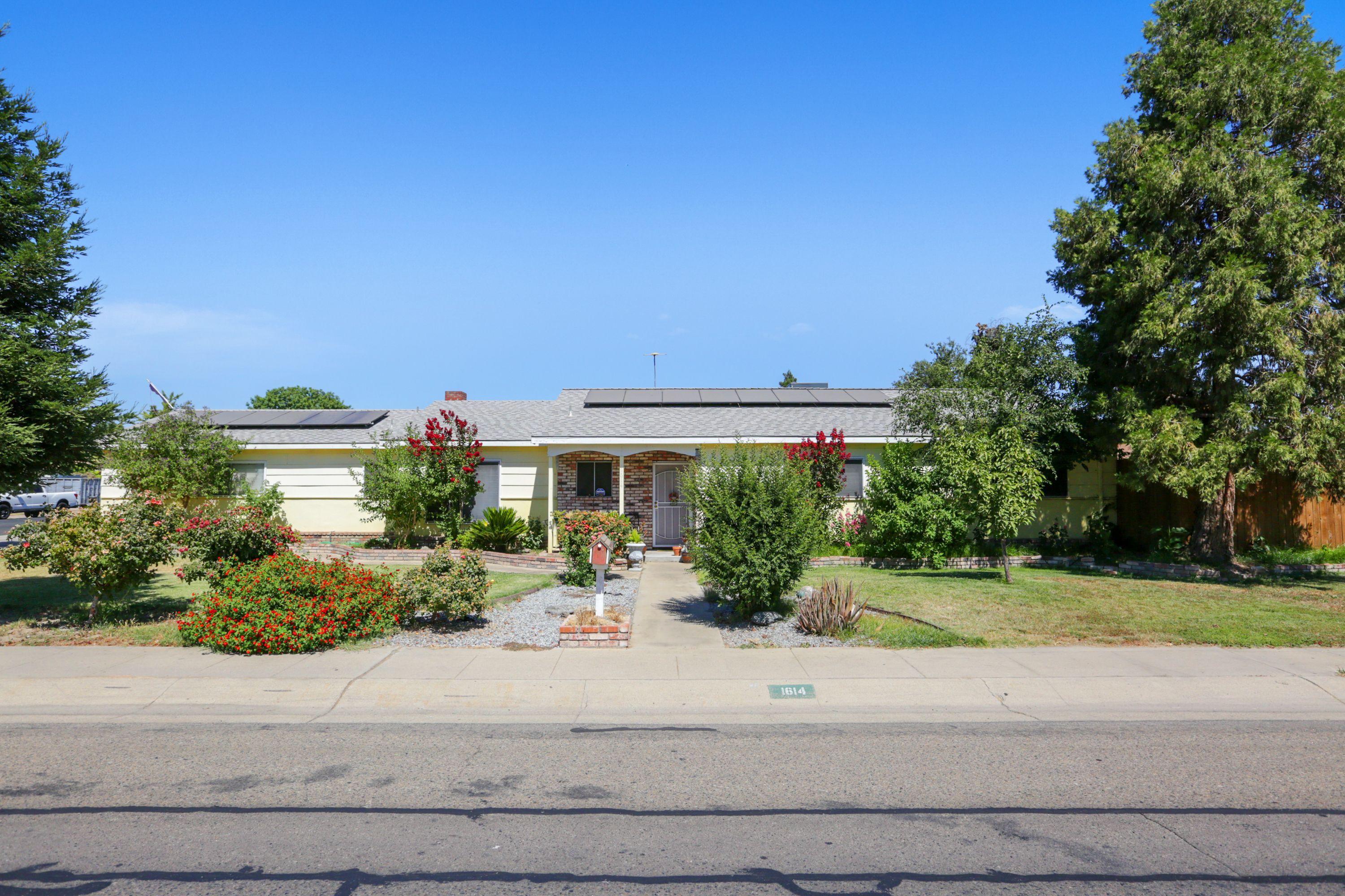 Homes For Sale In Visalia - ny26md1