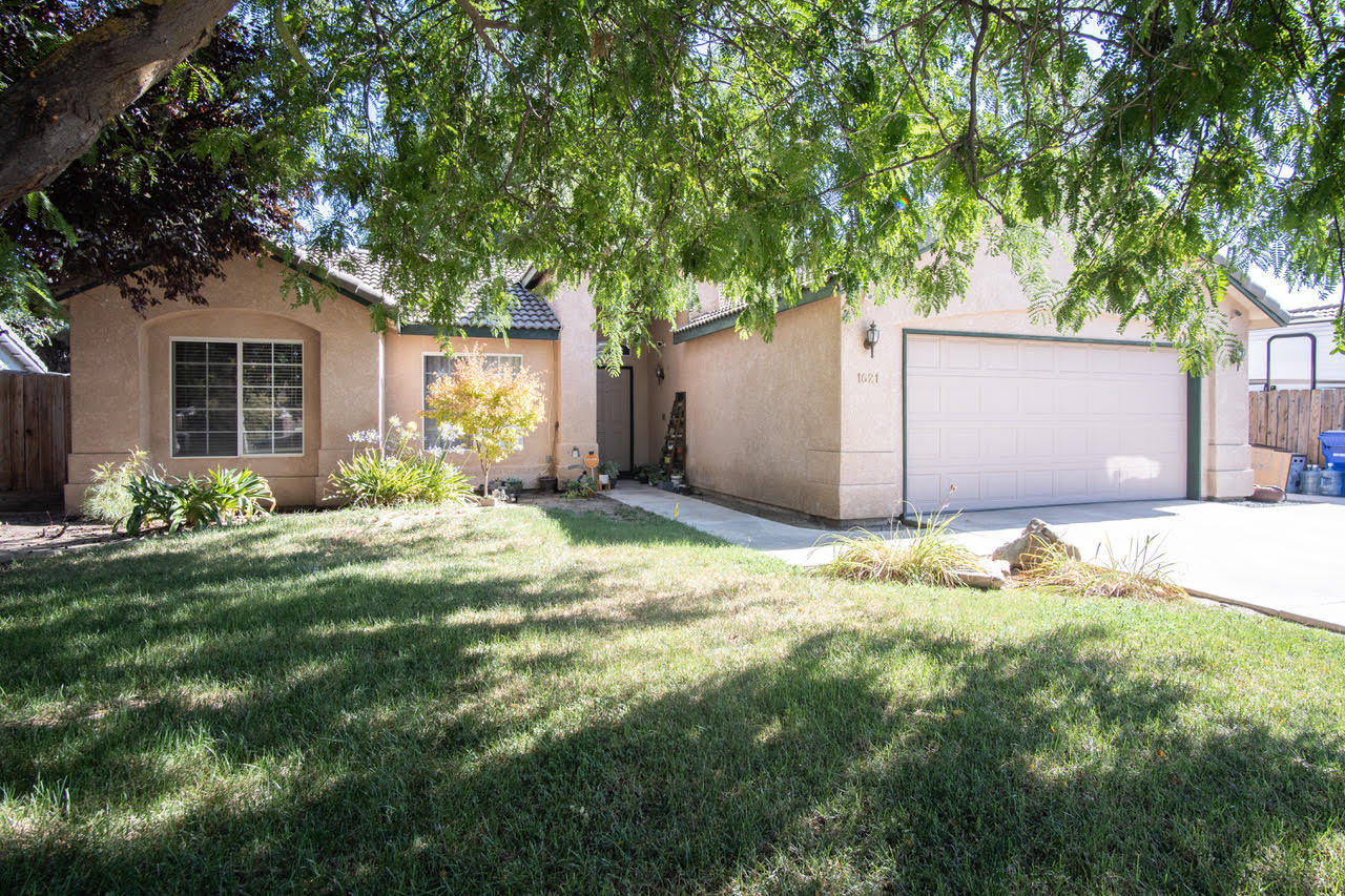 London Properties Porterville Real Estate 1621 W Lloyd Ave
