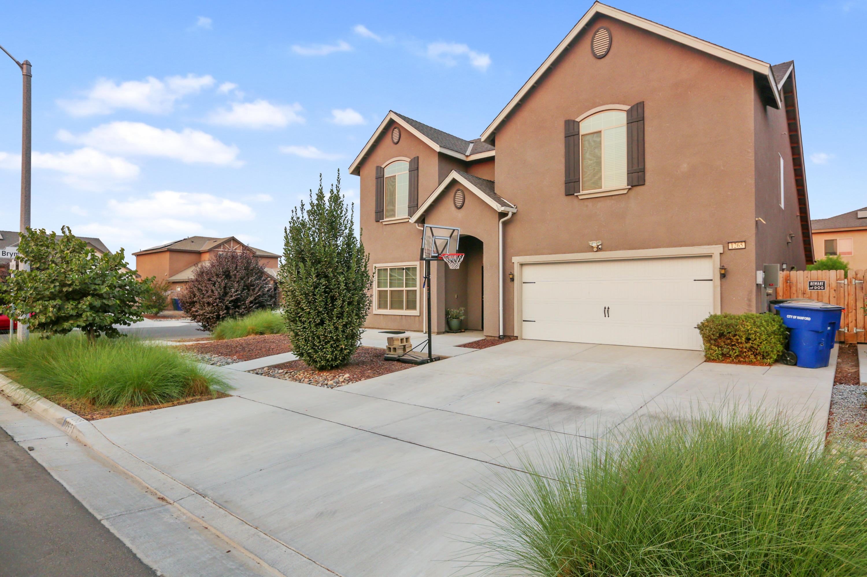 London Properties Hanford Real Estate 1265 N Academy Dr