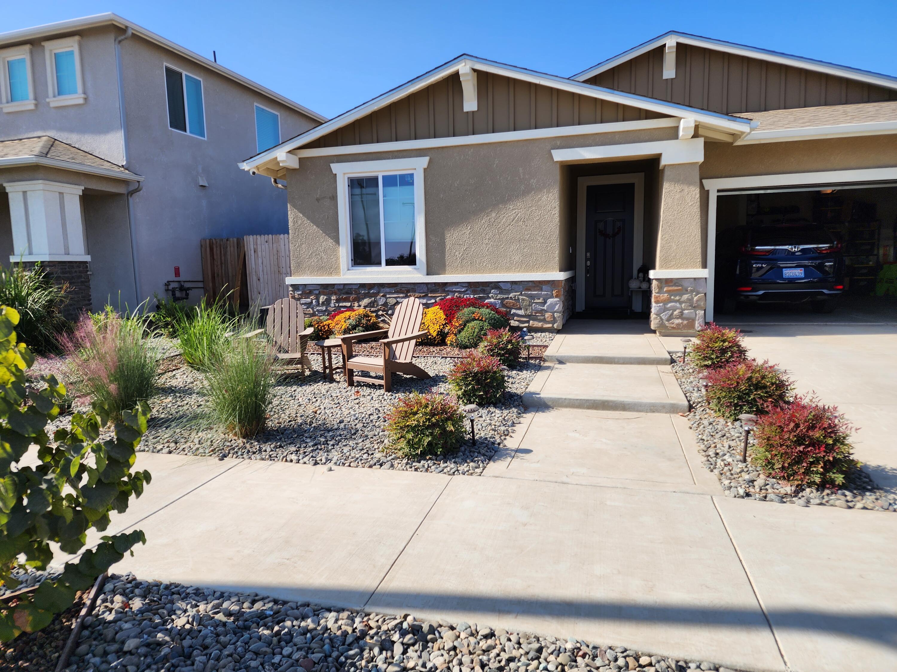 611 S Casablanca St, Visalia, CA 93292