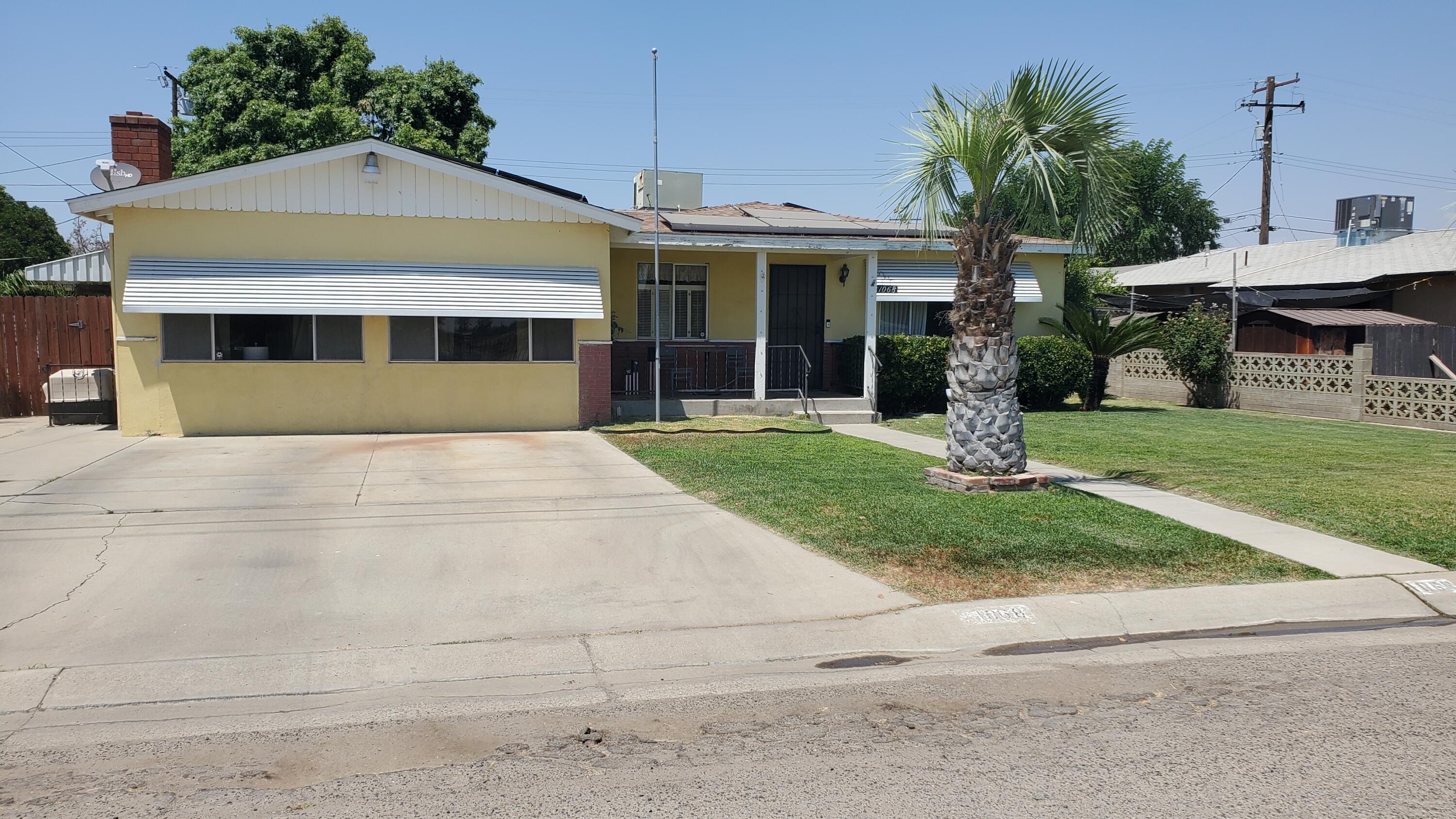 1068 W Mulberry Ave, Porterville, CA 93257