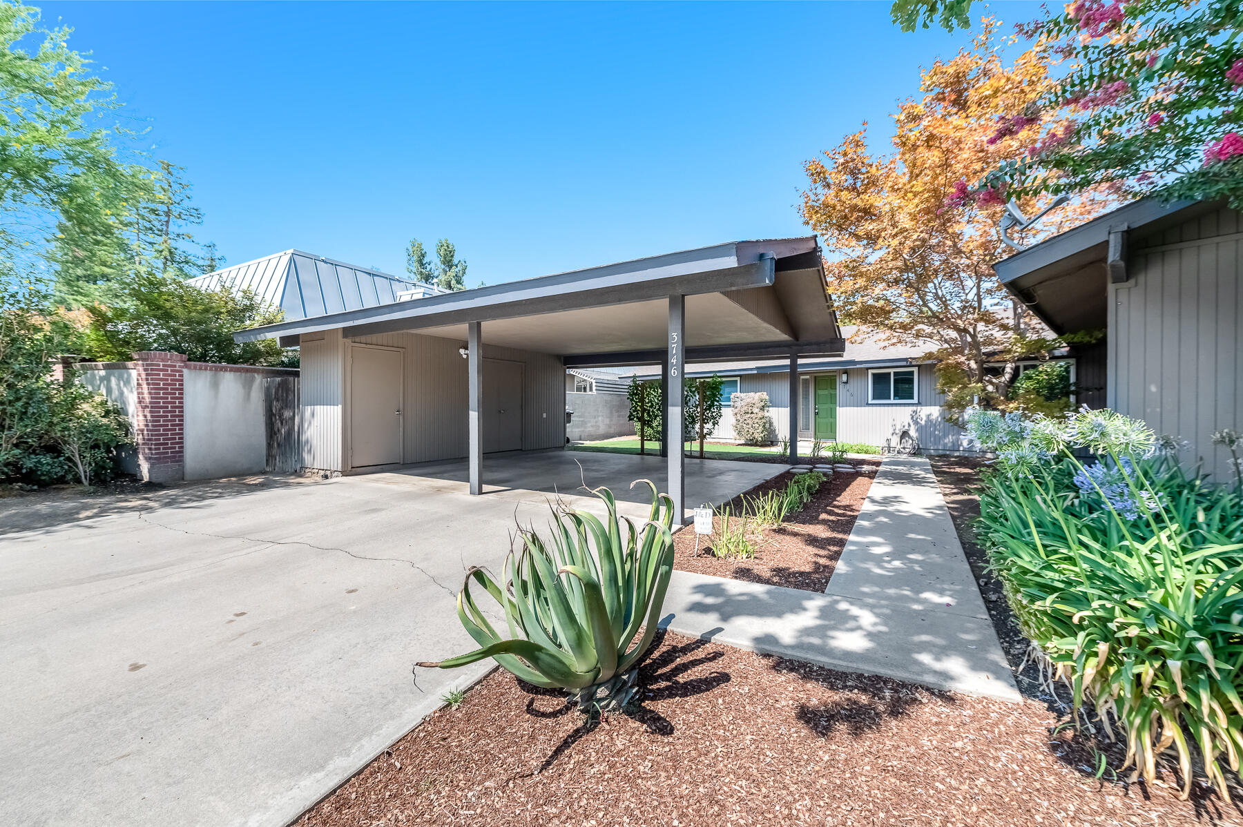 3746 W Mill Creek Dr, Visalia, CA 93291