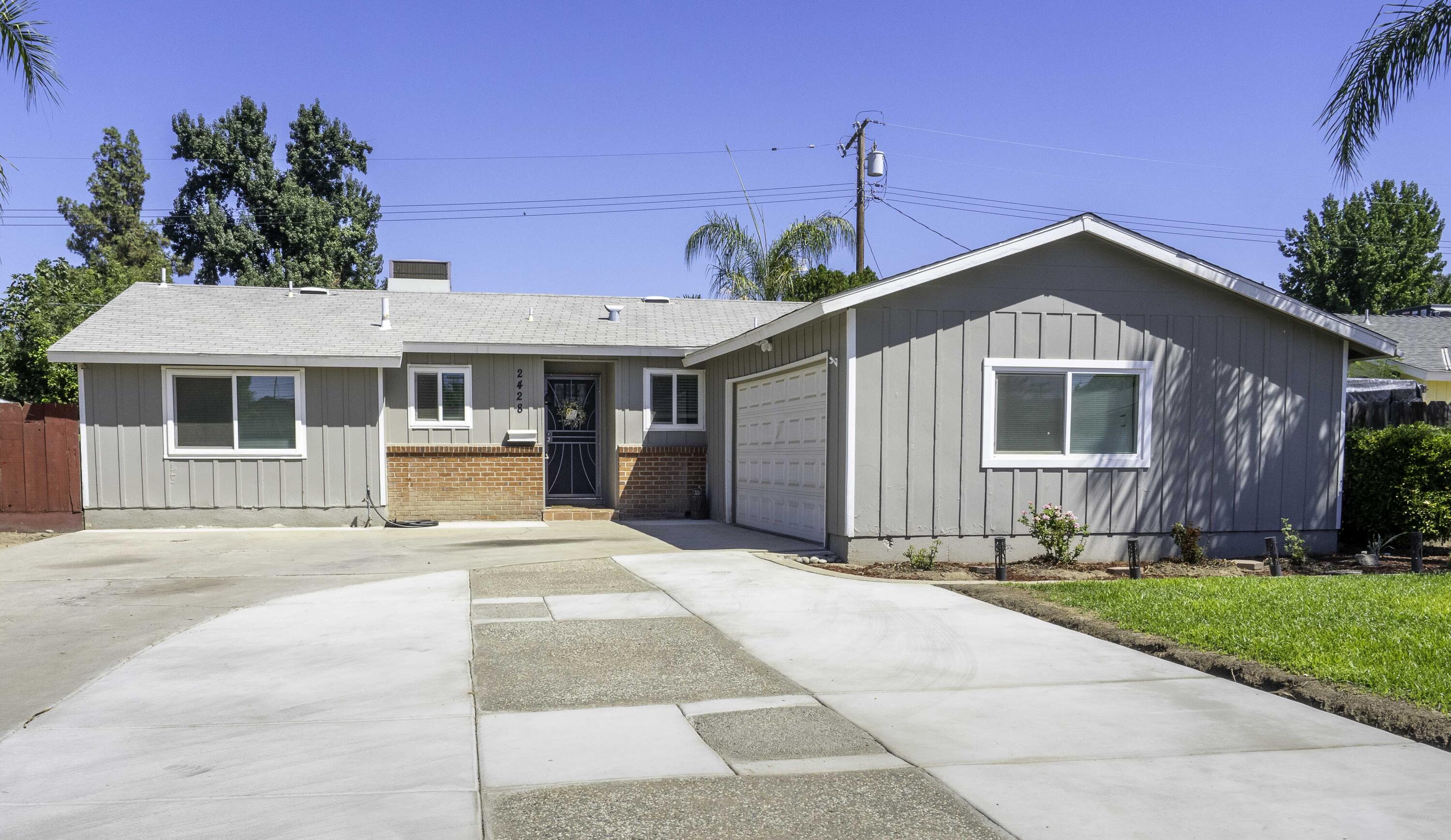 2428 W Princeton Ave, Visalia, CA 93277