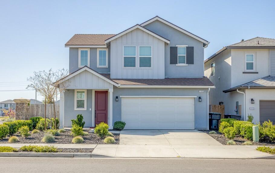 1105 W Sedona Ave, Visalia, CA 93291