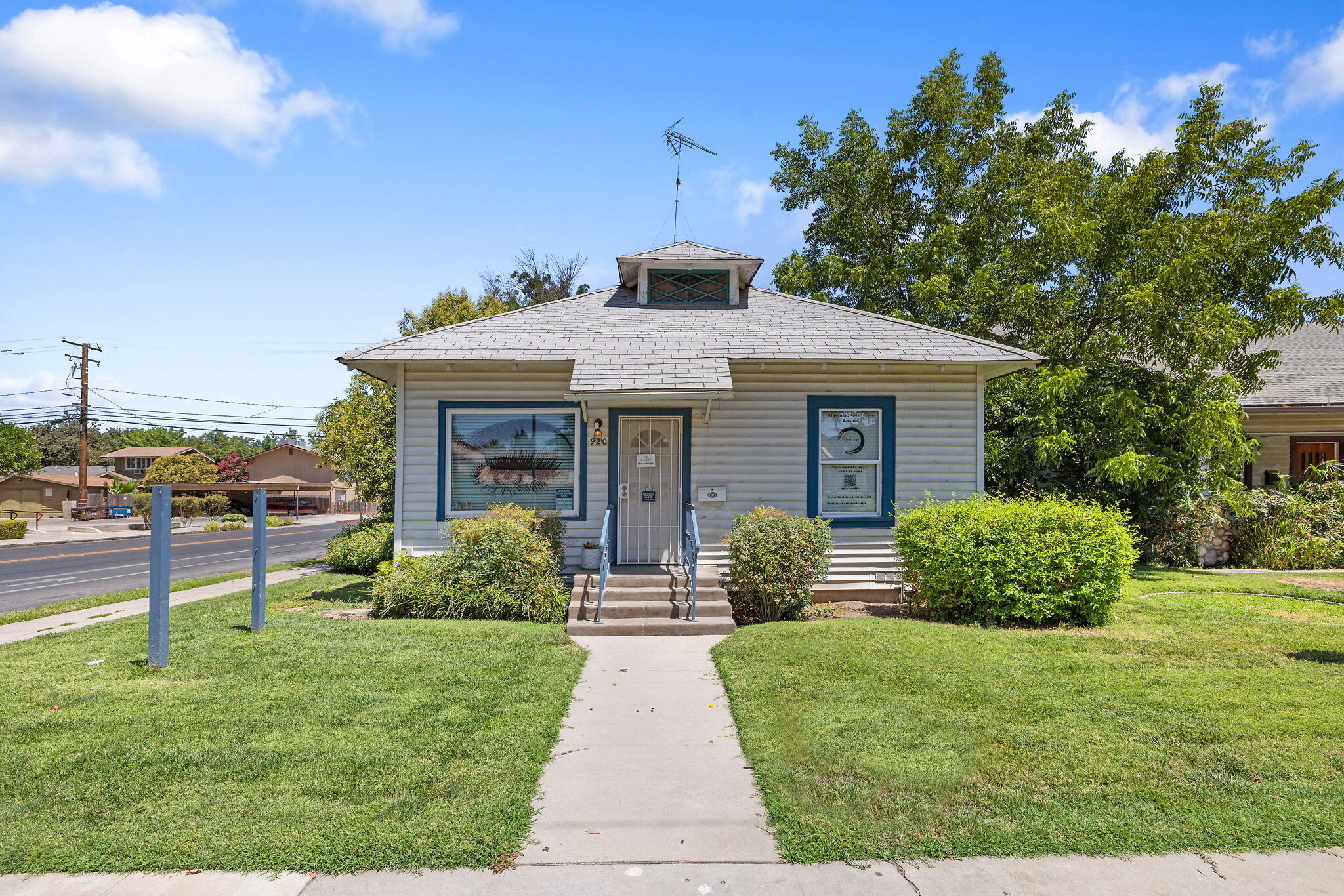 920 W Main St, Visalia, CA 93291