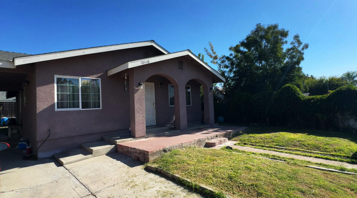 12608 1st Dr #A, Cutler, CA 93615