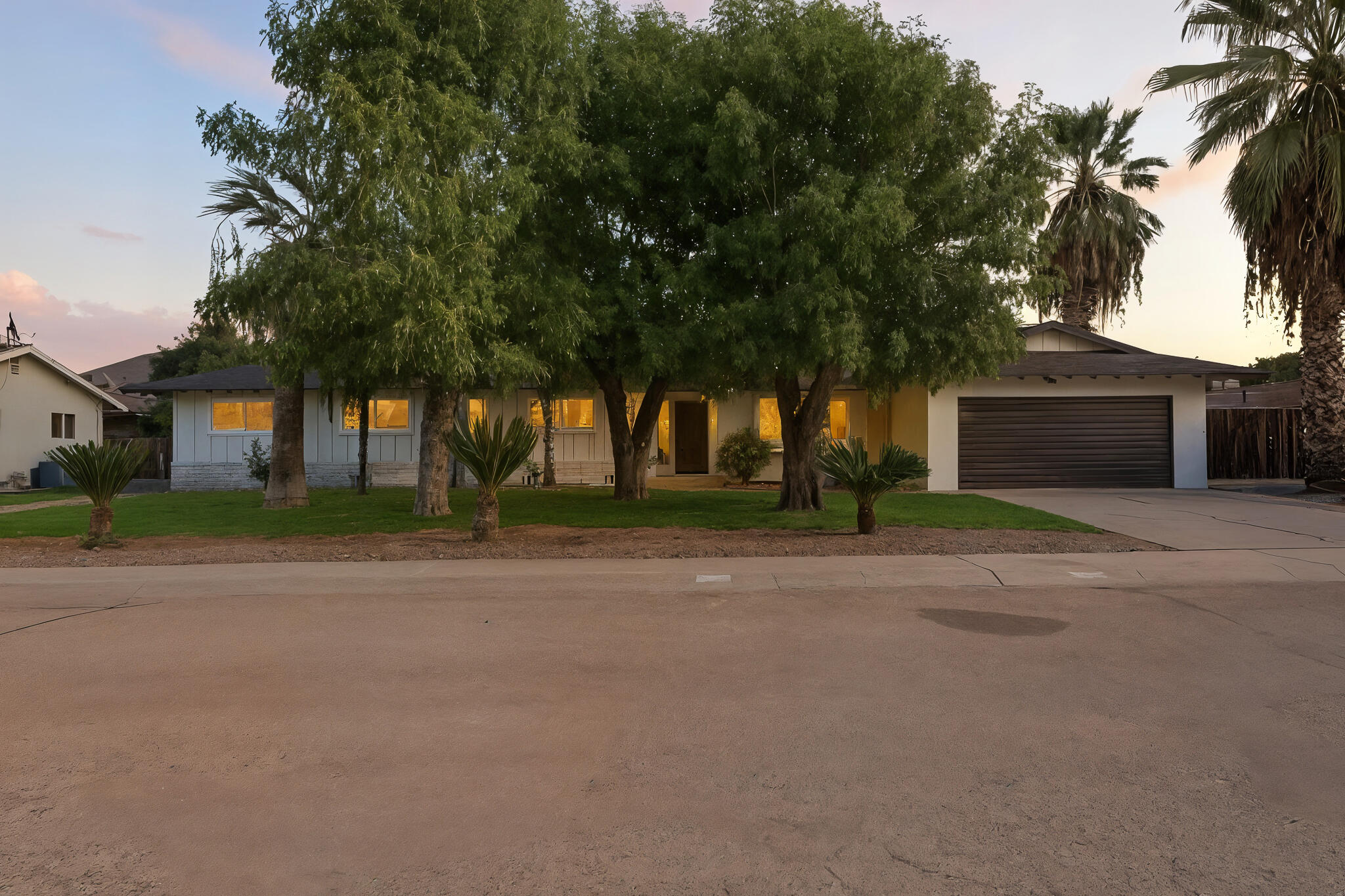 770 N Acacia St, Woodlake, CA 93286