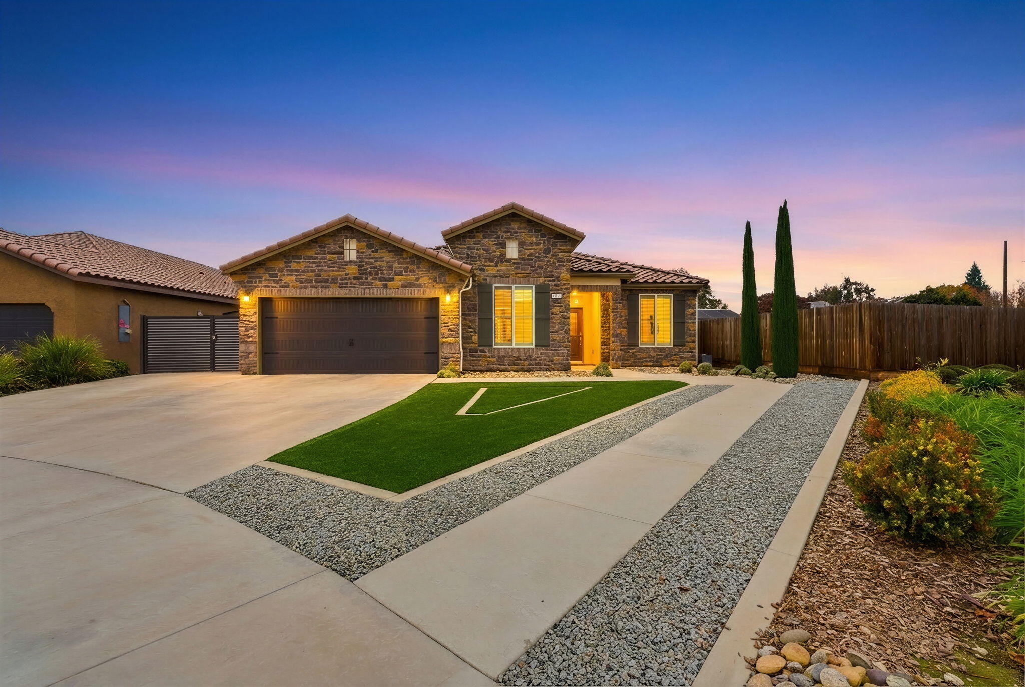 3636 E Meadow Ct, Visalia, CA 93292