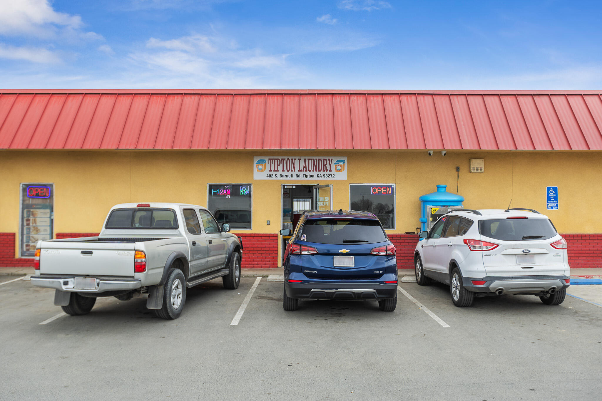 402 S Burnett Dr, Tipton, CA 93272