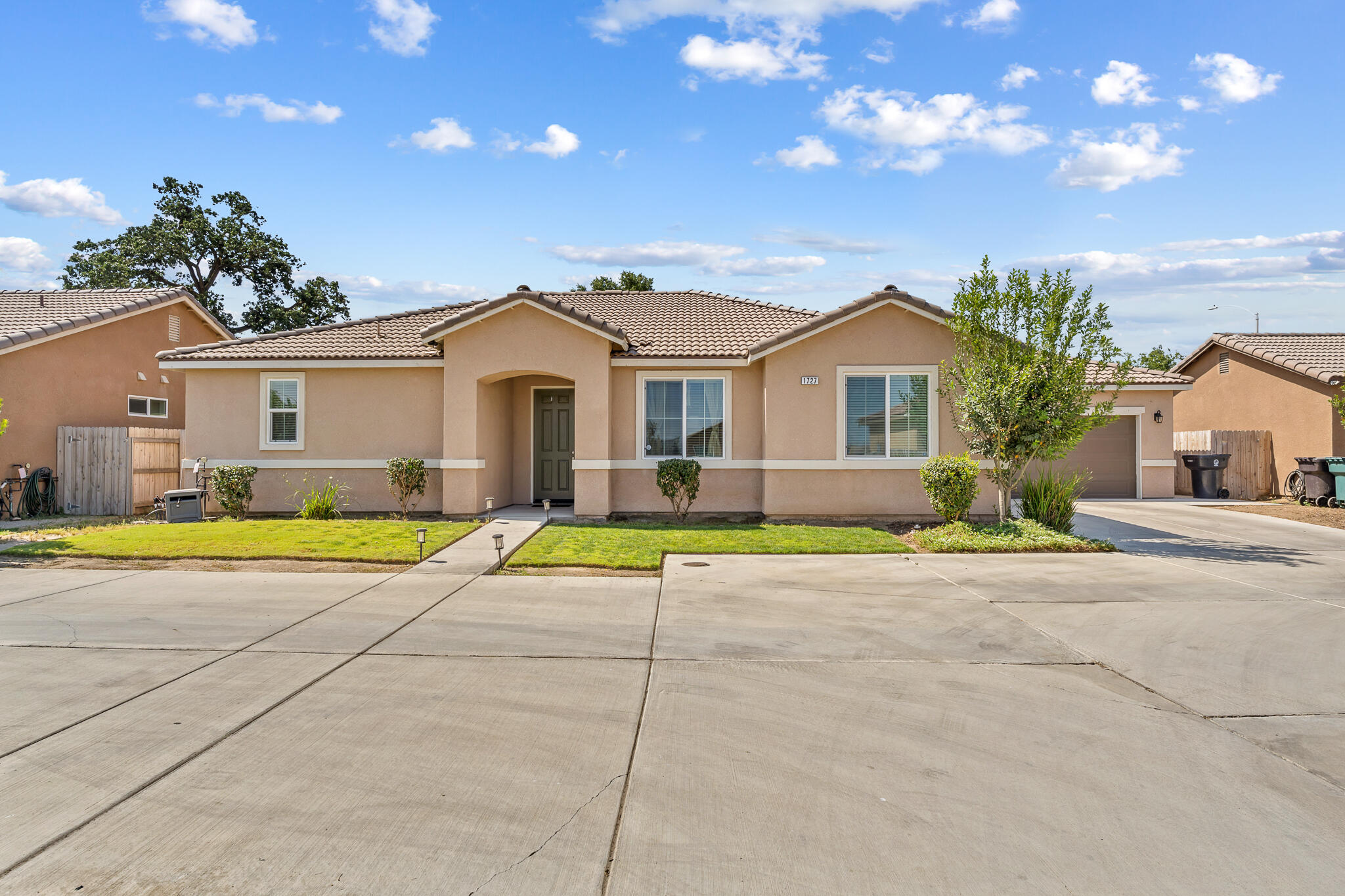 1727 Bristol Ave, Tulare, CA 93274